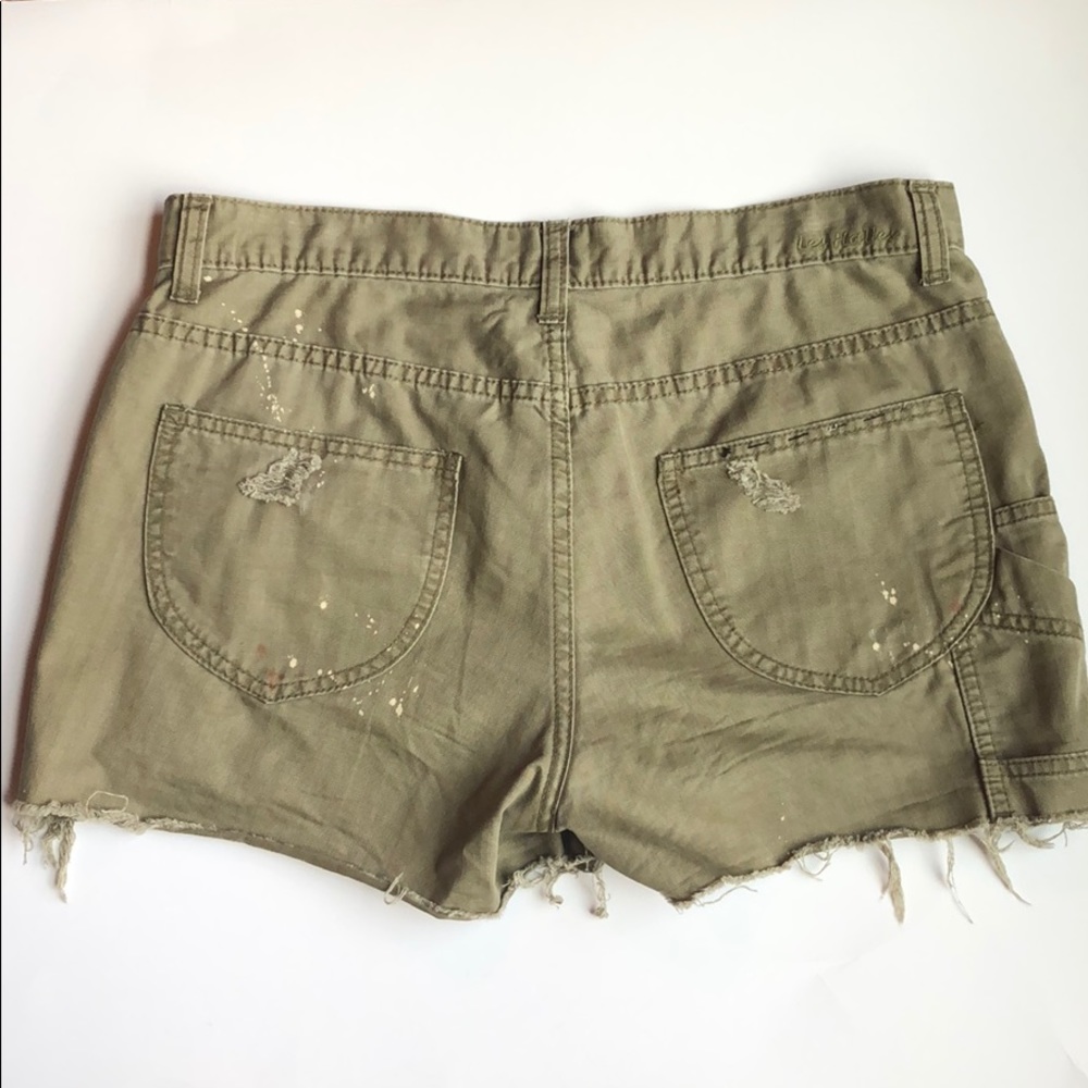 Les Halles army green colored shorts - Picture 3 of 4